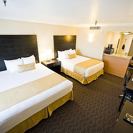 Hotel D'Lins Ontario Airport Dış mekan fotoğraf