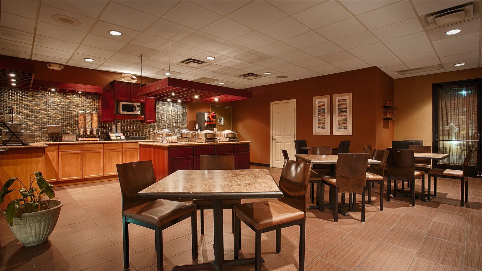 Hotel D'Lins Ontario Airport Dış mekan fotoğraf