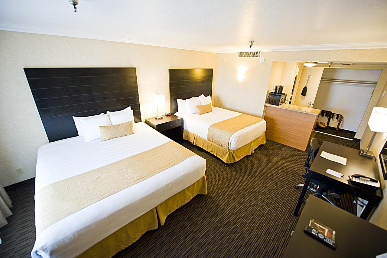 Hotel D'Lins Ontario Airport Dış mekan fotoğraf